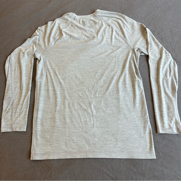 Old Navy Ultra-Soft Breathe ON Long-Sleeve Tee - Men's Small - Picture 2 of 9